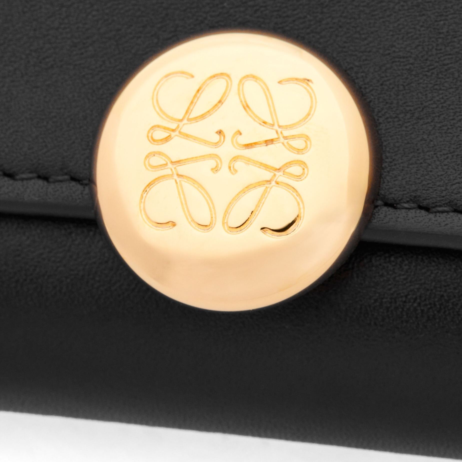 LOEWE/ロエベ ぺブル コンティネンタル ウォレット（財布）（シャイニーナパカーフ）