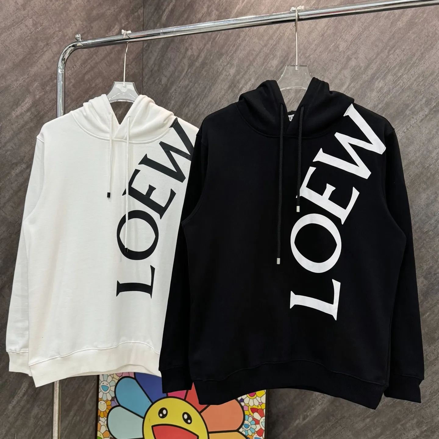 【 LOEWE旗艦店】ロエベ-ご好評に付き再入荷！！