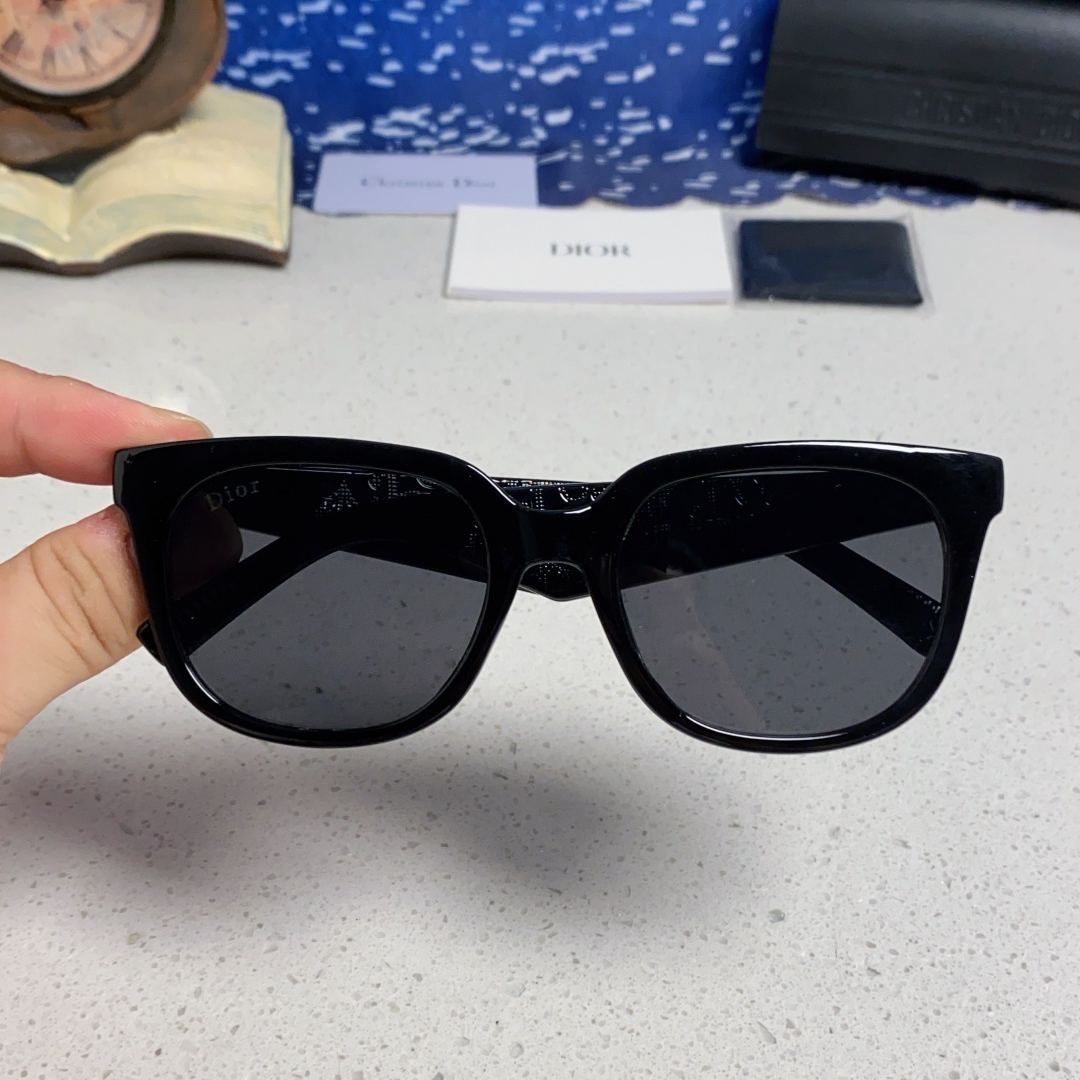 【男女兼用】2025S新作 Dior Sunglass · ディオール サングラス DiorB27 S3F