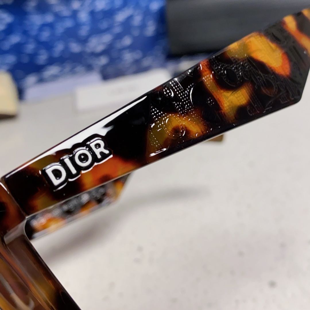 【男女兼用】2025S新作 Dior Sunglass · ディオール サングラス DiorB27 S3F