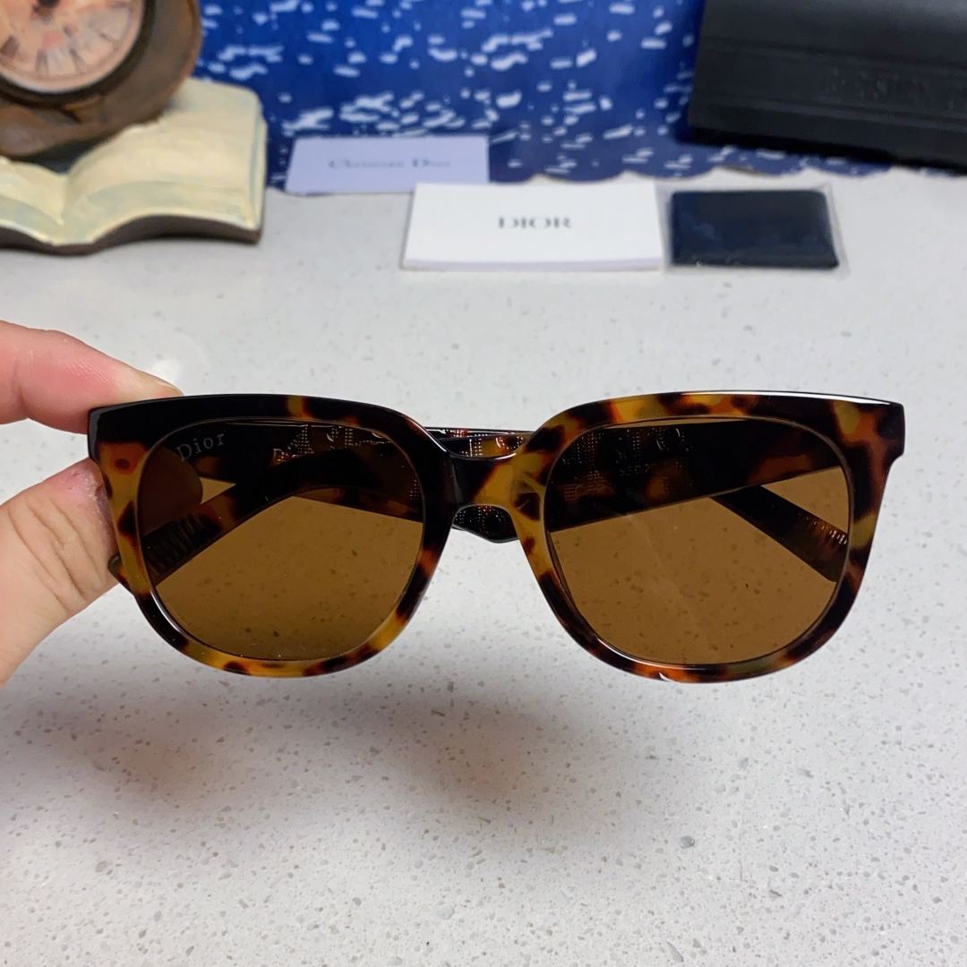 【男女兼用】2025S新作 Dior Sunglass · ディオール サングラス DiorB27 S3F