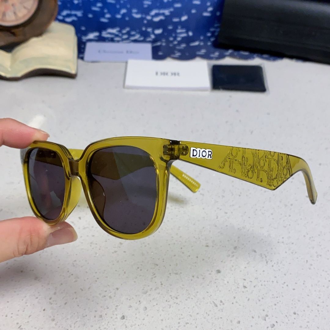 【男女兼用】2025S新作 Dior Sunglass · ディオール サングラス DiorB27 S3F