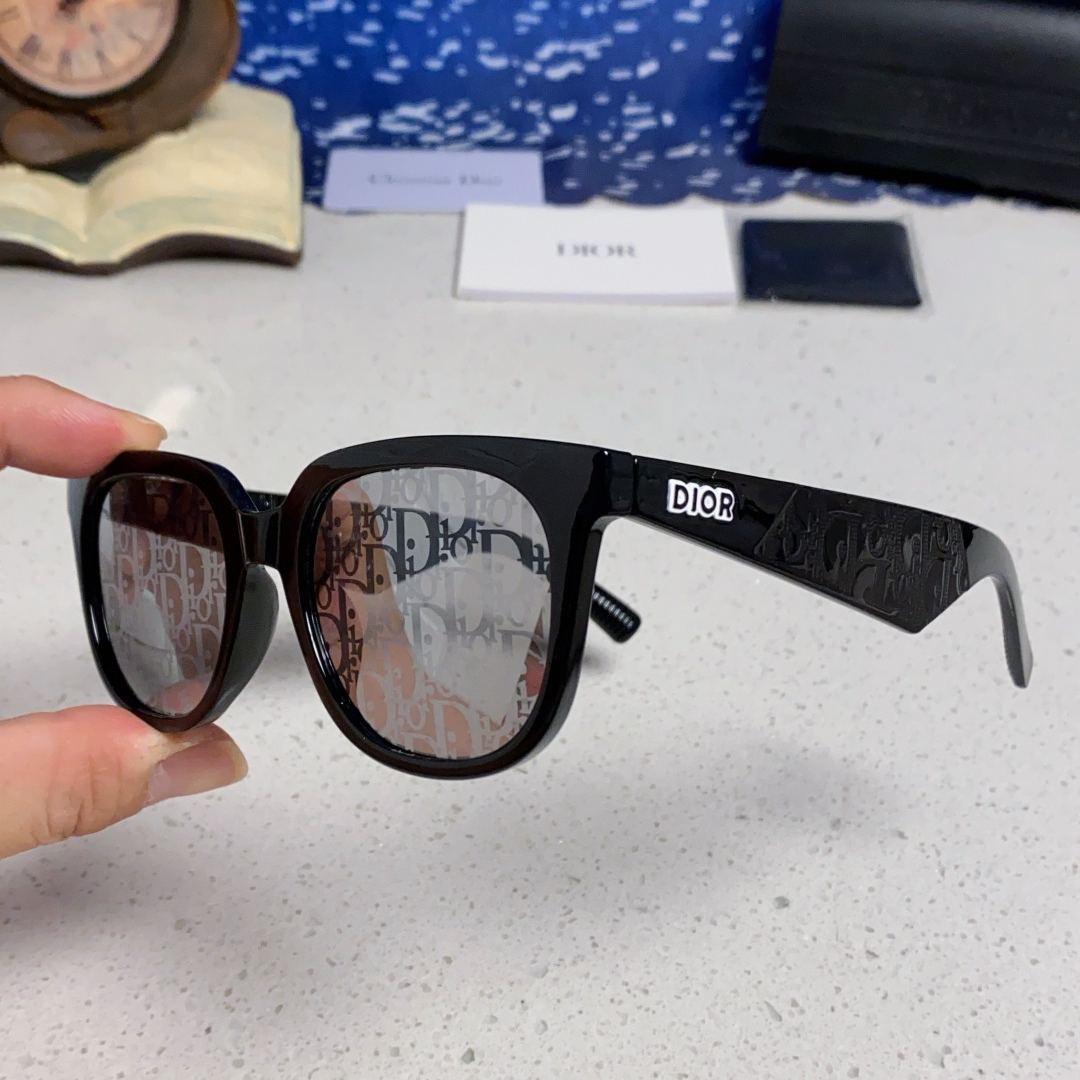 【男女兼用】2025S新作 Dior Sunglass · ディオール サングラス DiorB27 S3F