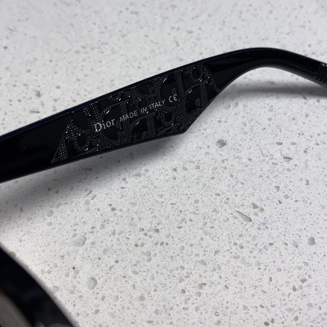 【男女兼用】2025S新作 Dior Sunglass · ディオール サングラス DiorB27 S3F