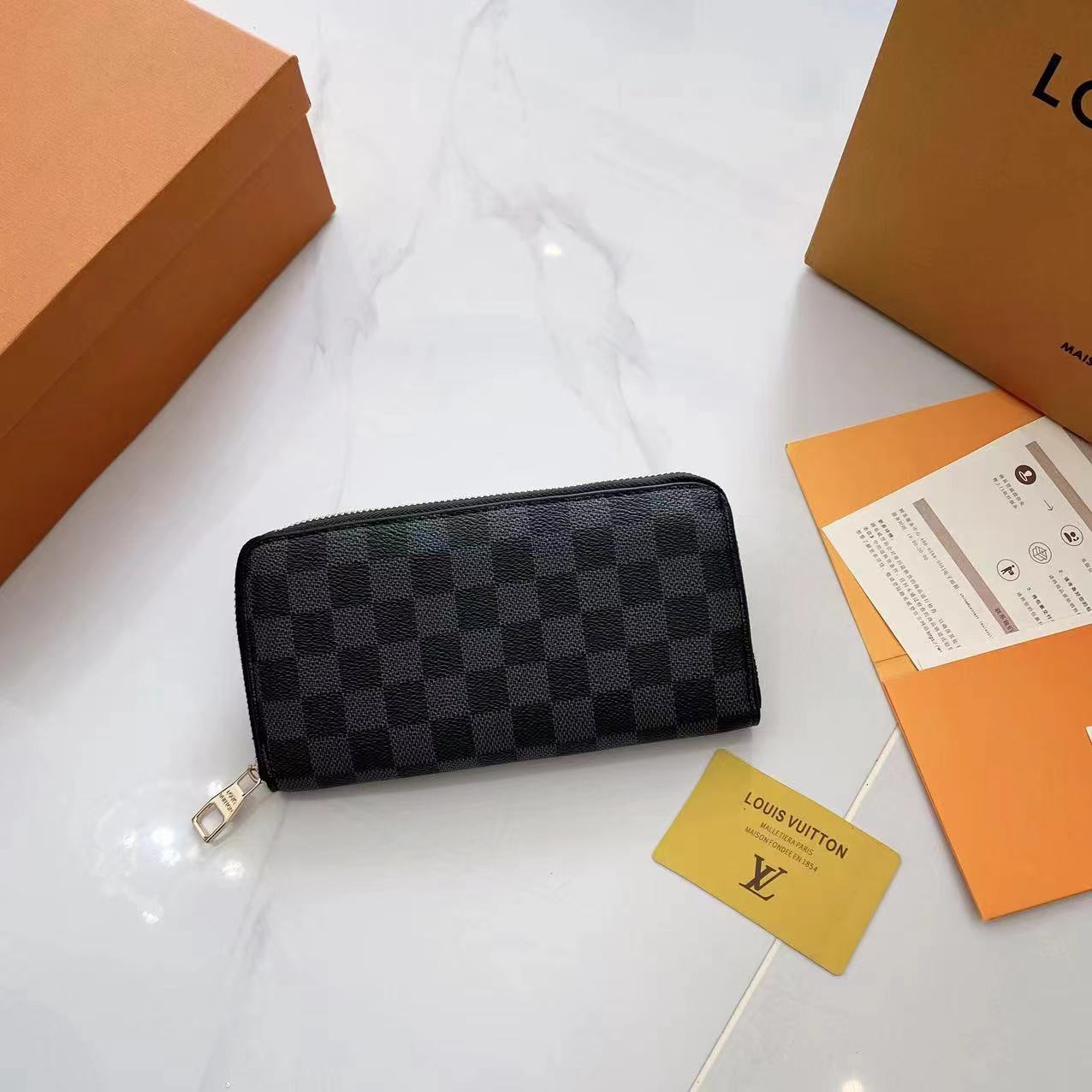 LOUIS VUITTON パーソナライズ可能 ジッピー･ウォレット 横型スタイル