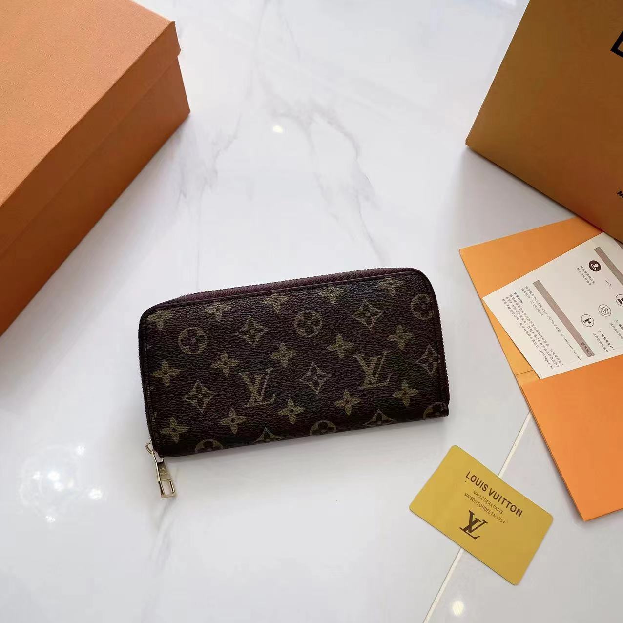 LOUIS VUITTON パーソナライズ可能 ジッピー･ウォレット 横型スタイル