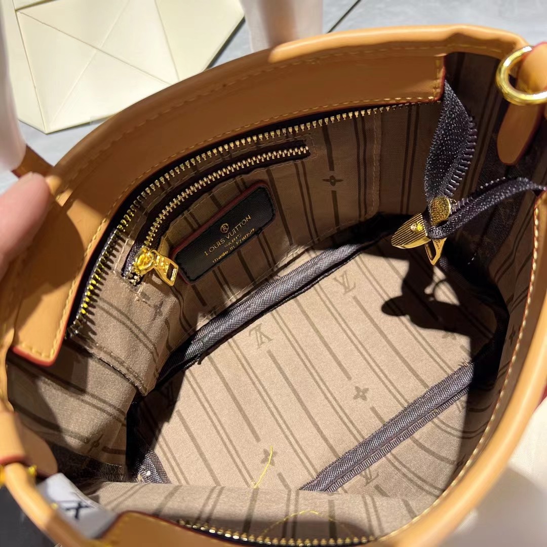 LOUIS VUITTON ネヴァーフルBB トートバッグ ブラウン 開閉式 調節可能 ポーチ付き