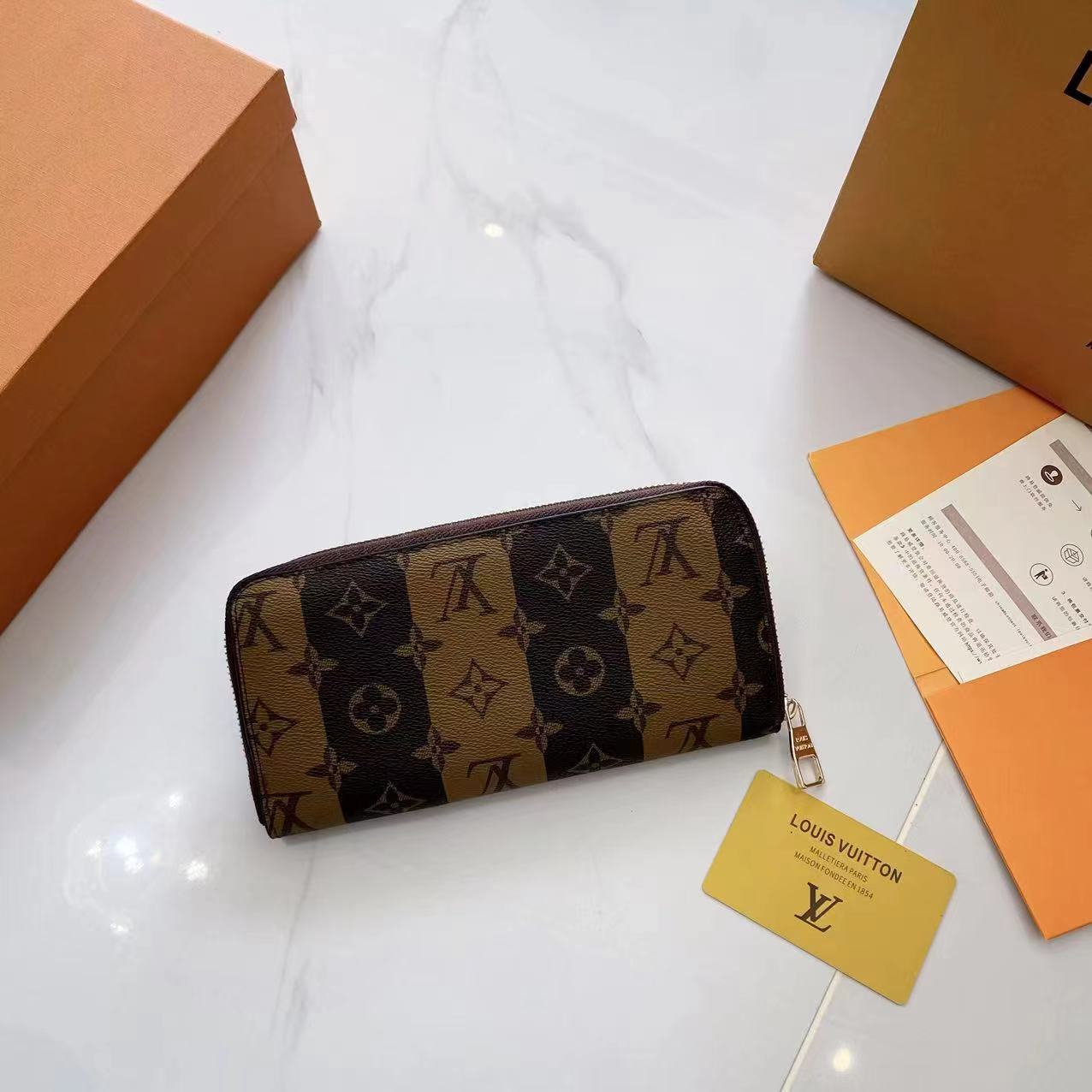 LOUIS VUITTON パーソナライズ可能 ジッピー･ウォレット 横型スタイル