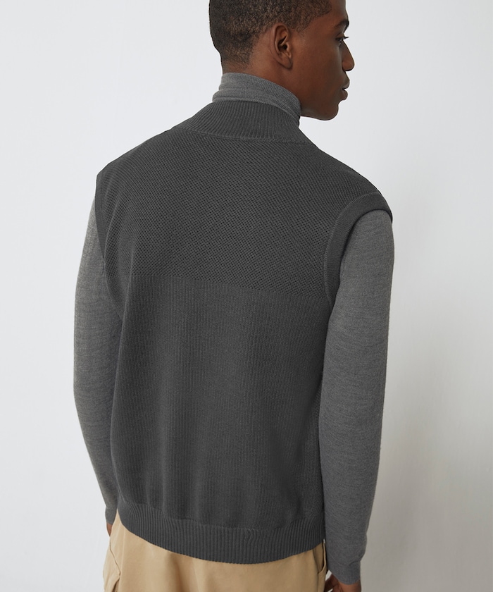 Hybridge Knit Vest Black Label