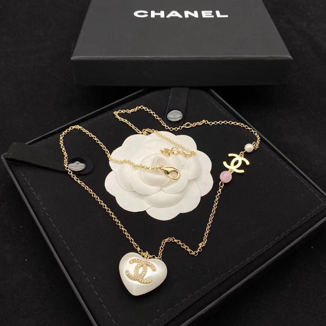 CHANEL シャネル ハートパールネックレス　ホワイト