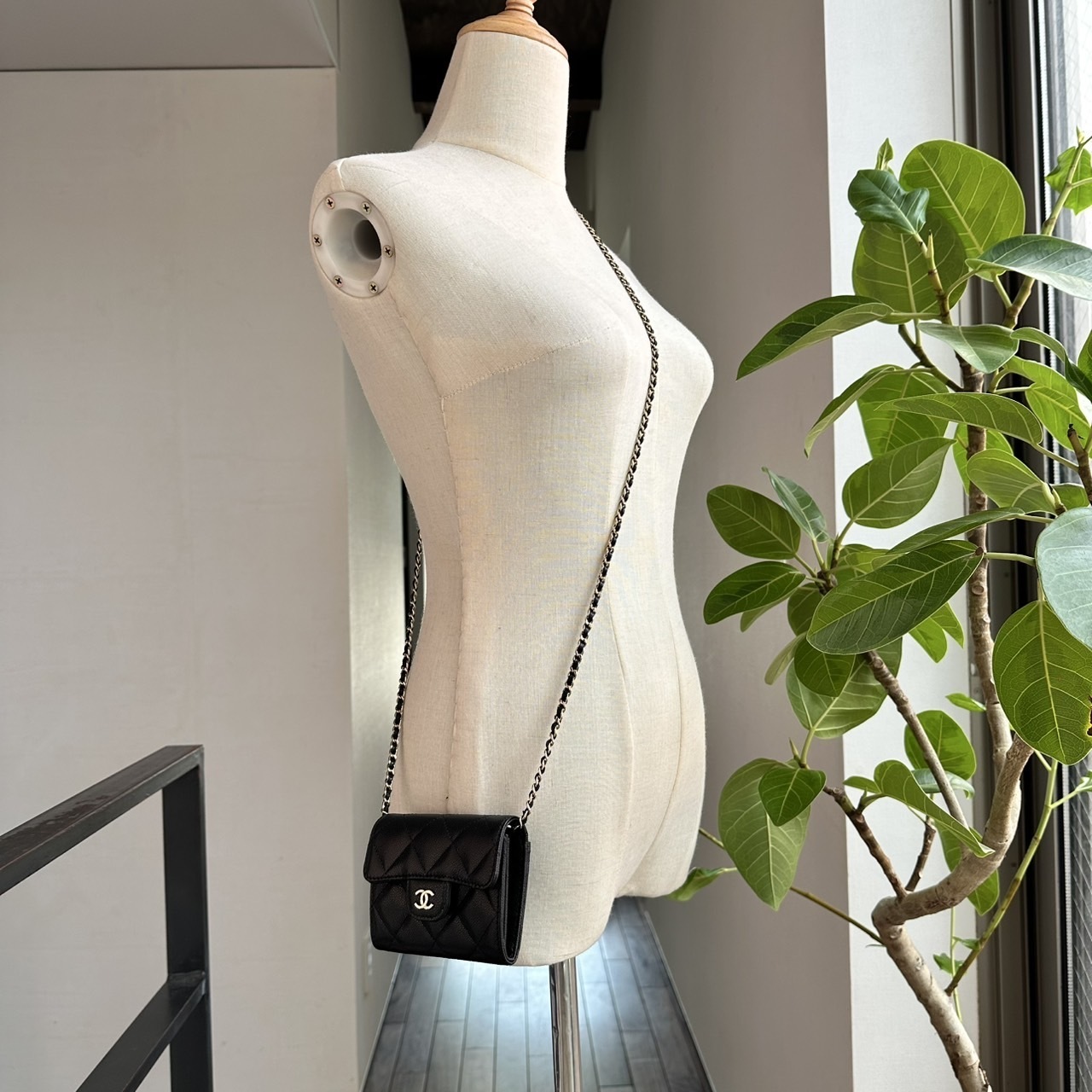 CHANEL ミニ チェーンウォレット