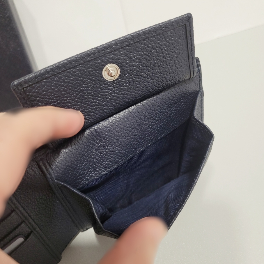 【セール】プラダ ヴィッテーロダイノレザー二つ折り財布 2MO738