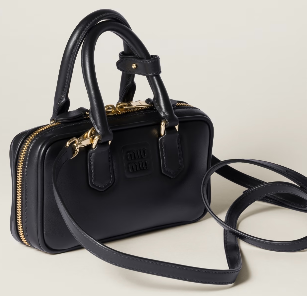 ミュウミュウ 【MIU MIU】2025新作 アルカディ レザーバッグ