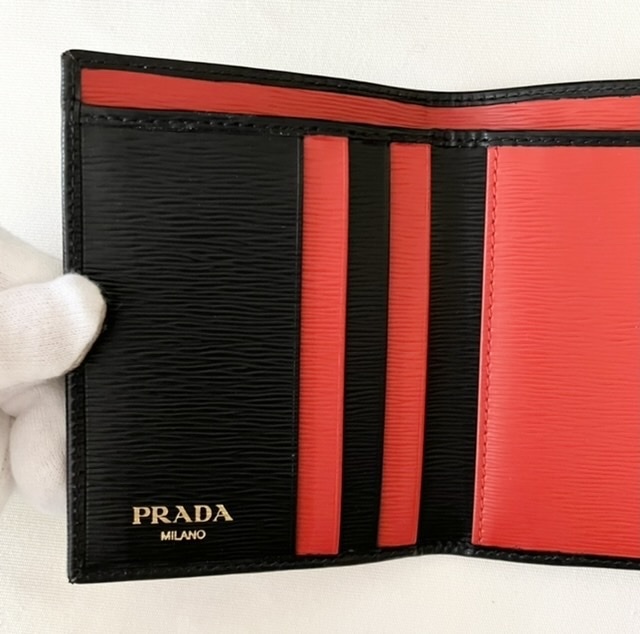 【PRADA】VIPセール ♪ Bifold Wallet 二つ折り財布 ♪