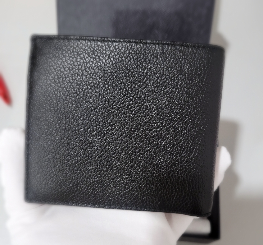 【セール】プラダ ヴィッテーロダイノレザー二つ折り財布 2MO738