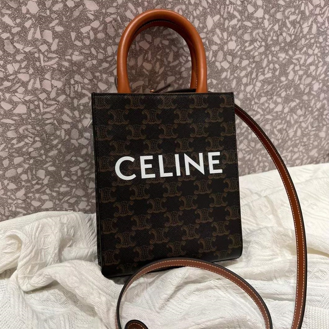CELINE ミニ バーティカル カバ CELINEプリント