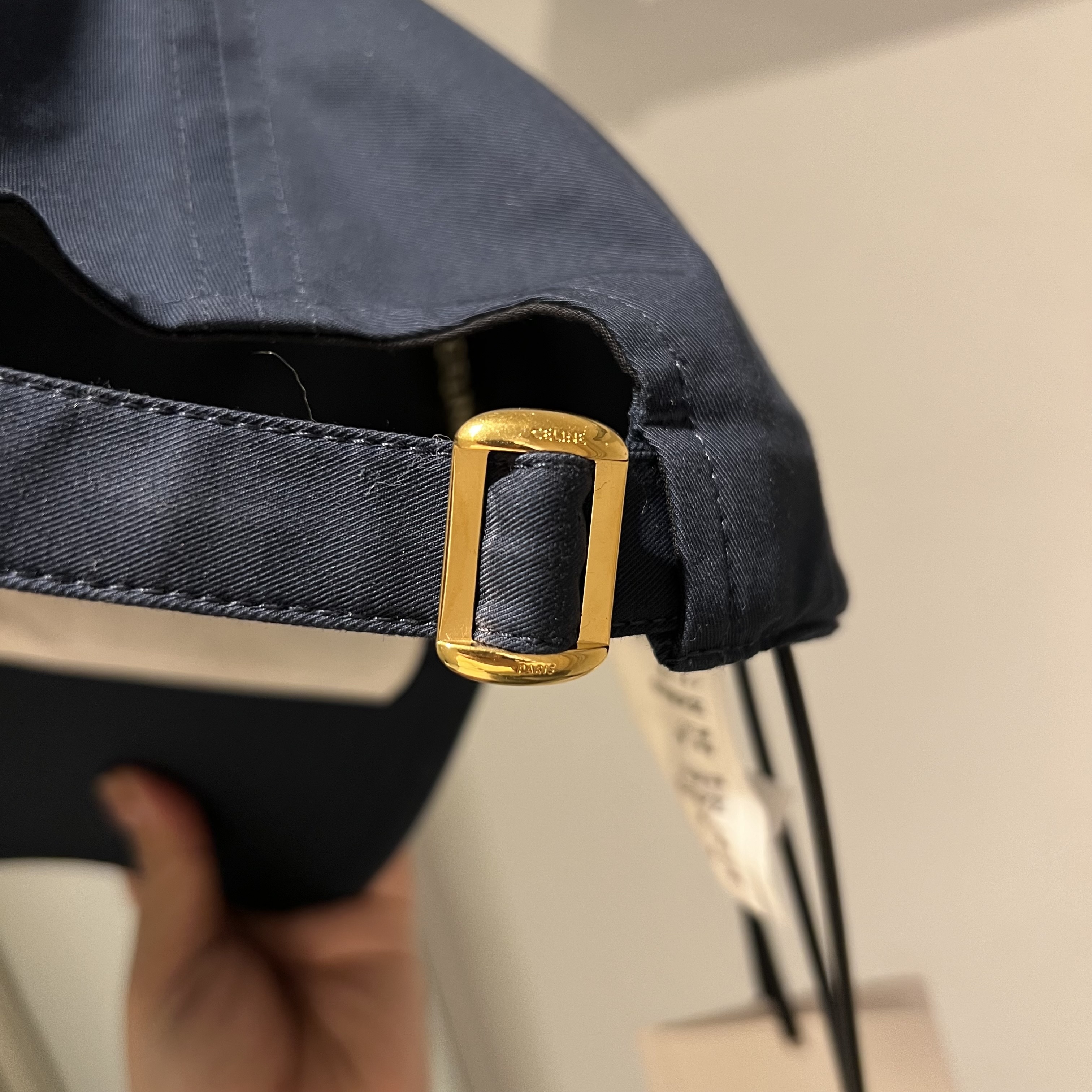 【CELINE】円安こそアウトレットで！ベースボールキャップ ロゴ