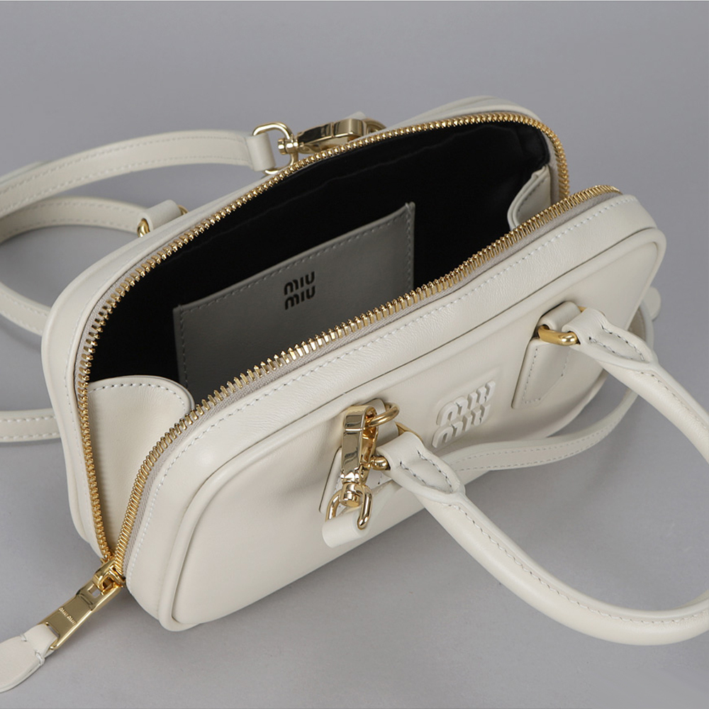 ミュウミュウ 【MIU MIU】2025新作 アルカディ レザーバッグ