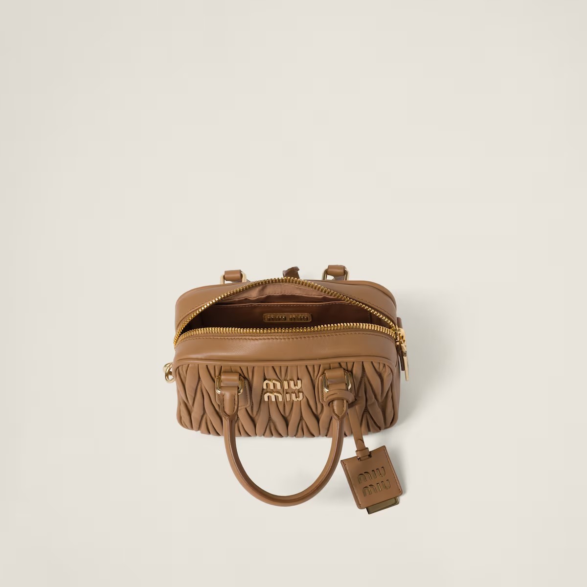 MiuMiu 2025新作 アルカディ マテラッセレザー バッグ MM