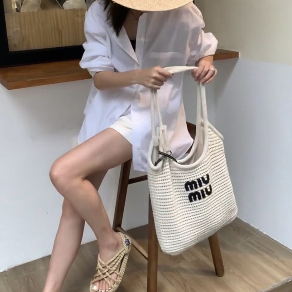 【夏に最適☆】ミュウミュウ トートバック IVY ラフィア風 25SS