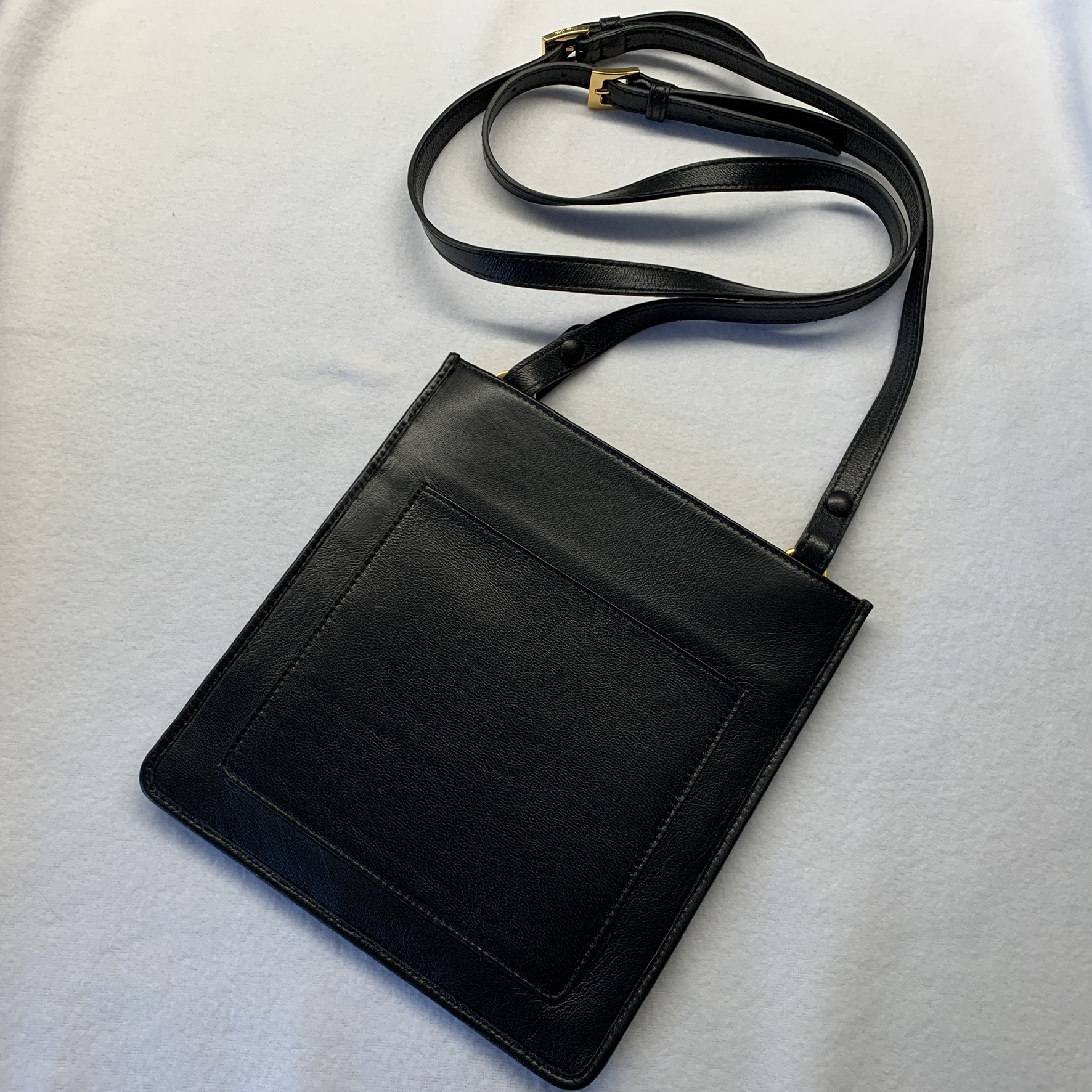 miumiu☆MATELASSE☆IPhoneポシェットDNP062【NERO】