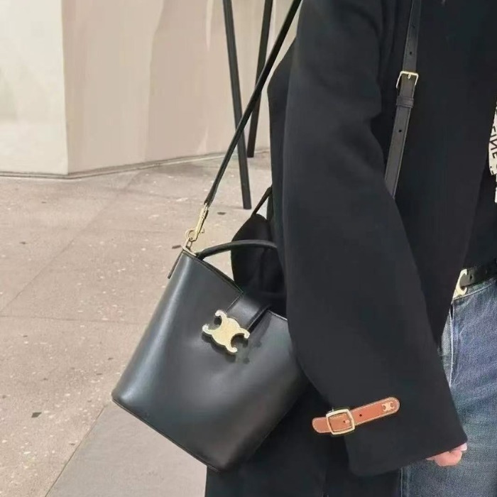 ★Celine★ミニ バケット ルイーズ/ スムースカーフスキン