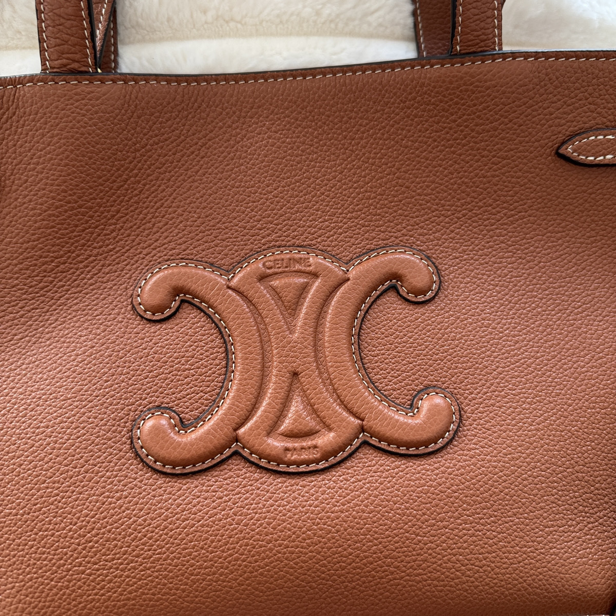 関税込国内発送★CELINE ミニ カバ キュイル トリオンフ