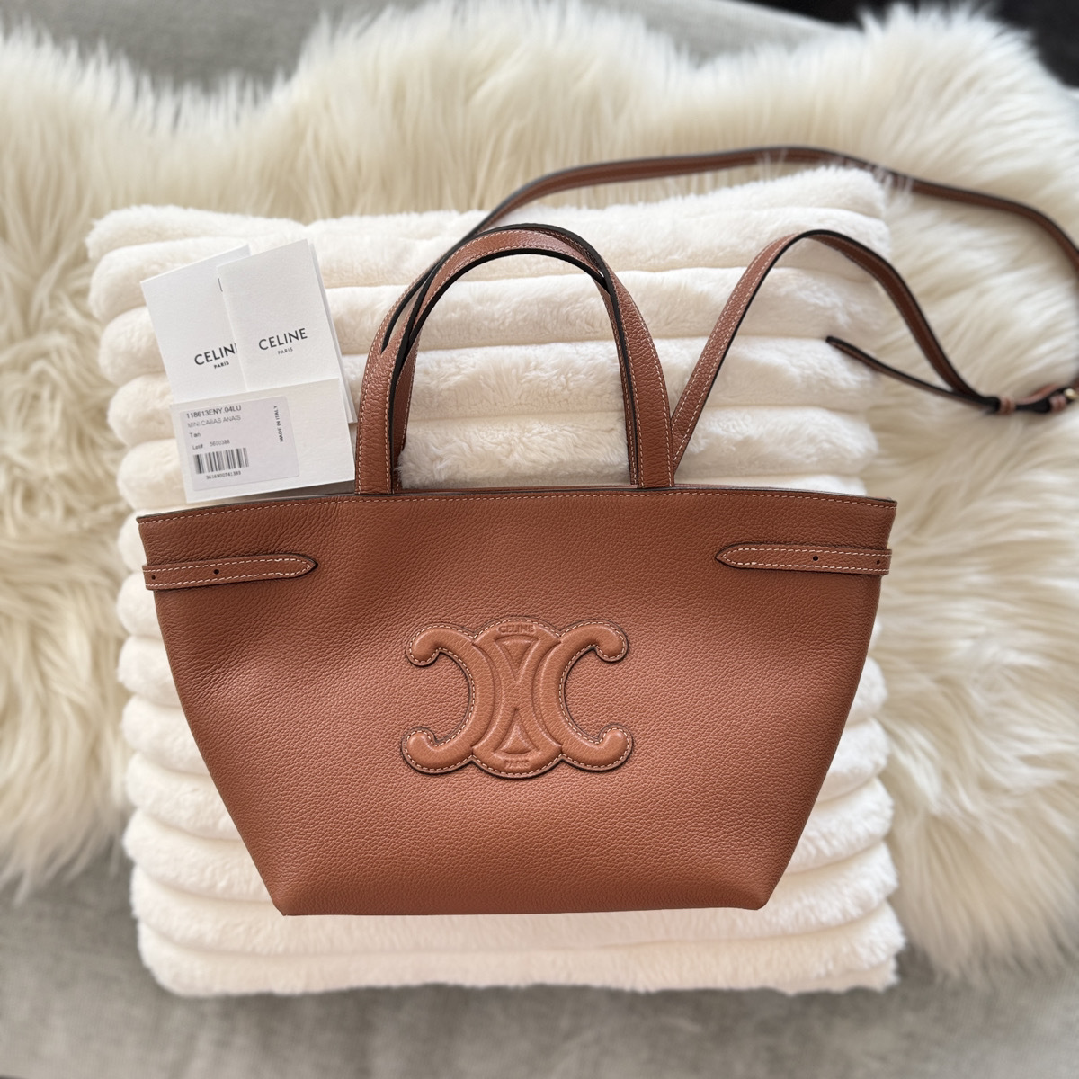 関税込国内発送★CELINE ミニ カバ キュイル トリオンフ