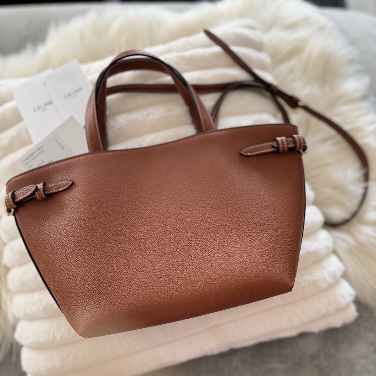 関税込国内発送★CELINE ミニ カバ キュイル トリオンフ