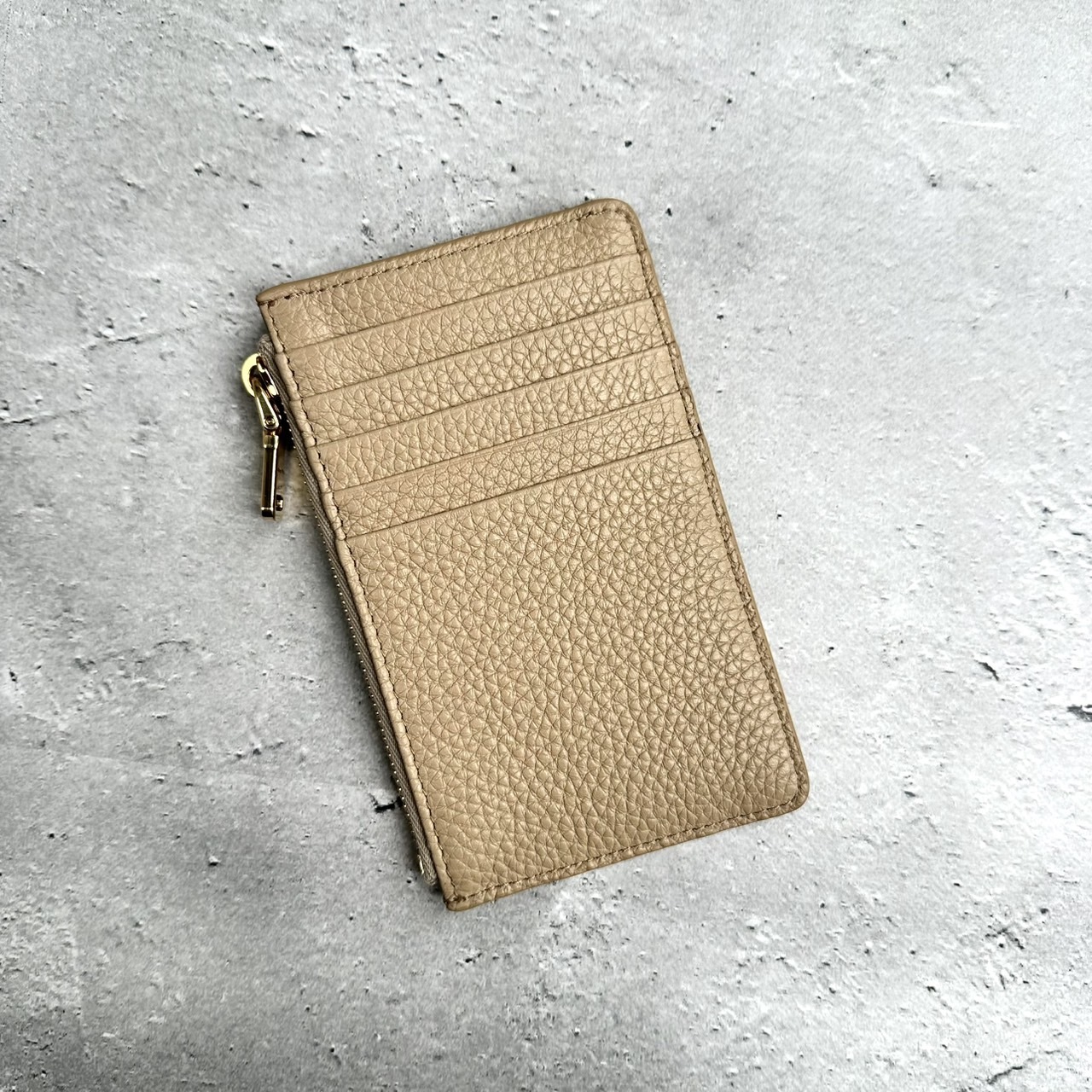 MIUMIU レザー カードホルダー フラグメントケース