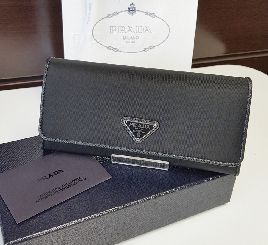 【セール】プラダサフィアーノ＆ナイロン長財布☆1MH132 UZ0