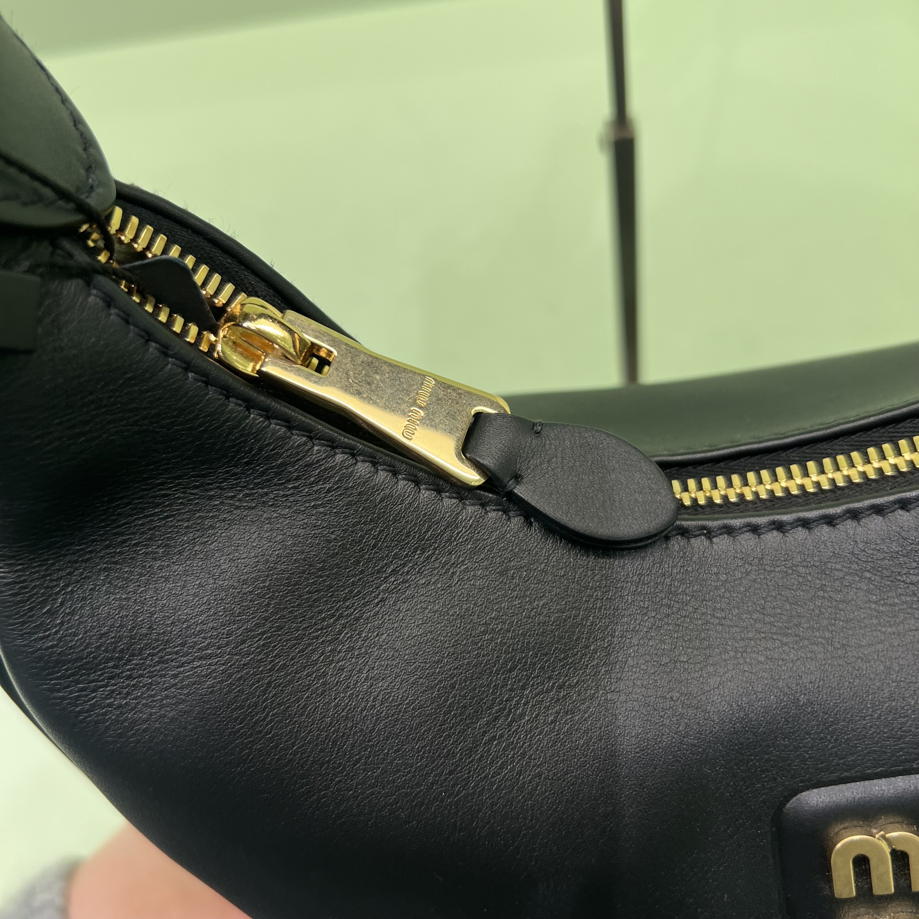 【MIUMIU】セール！ホーボーバッグ レザー 大人バッグ