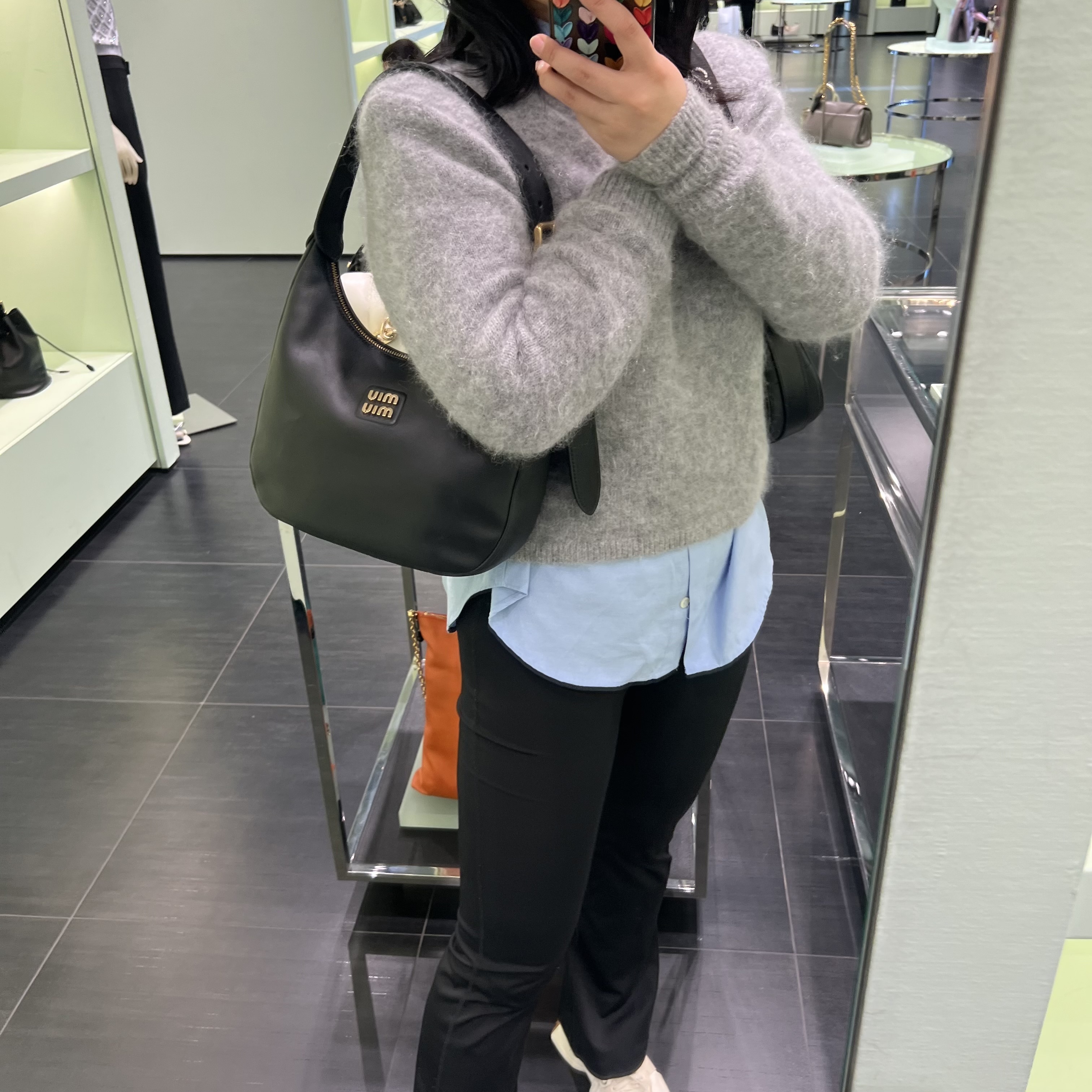 【MIUMIU】セール！ホーボーバッグ レザー 大人バッグ