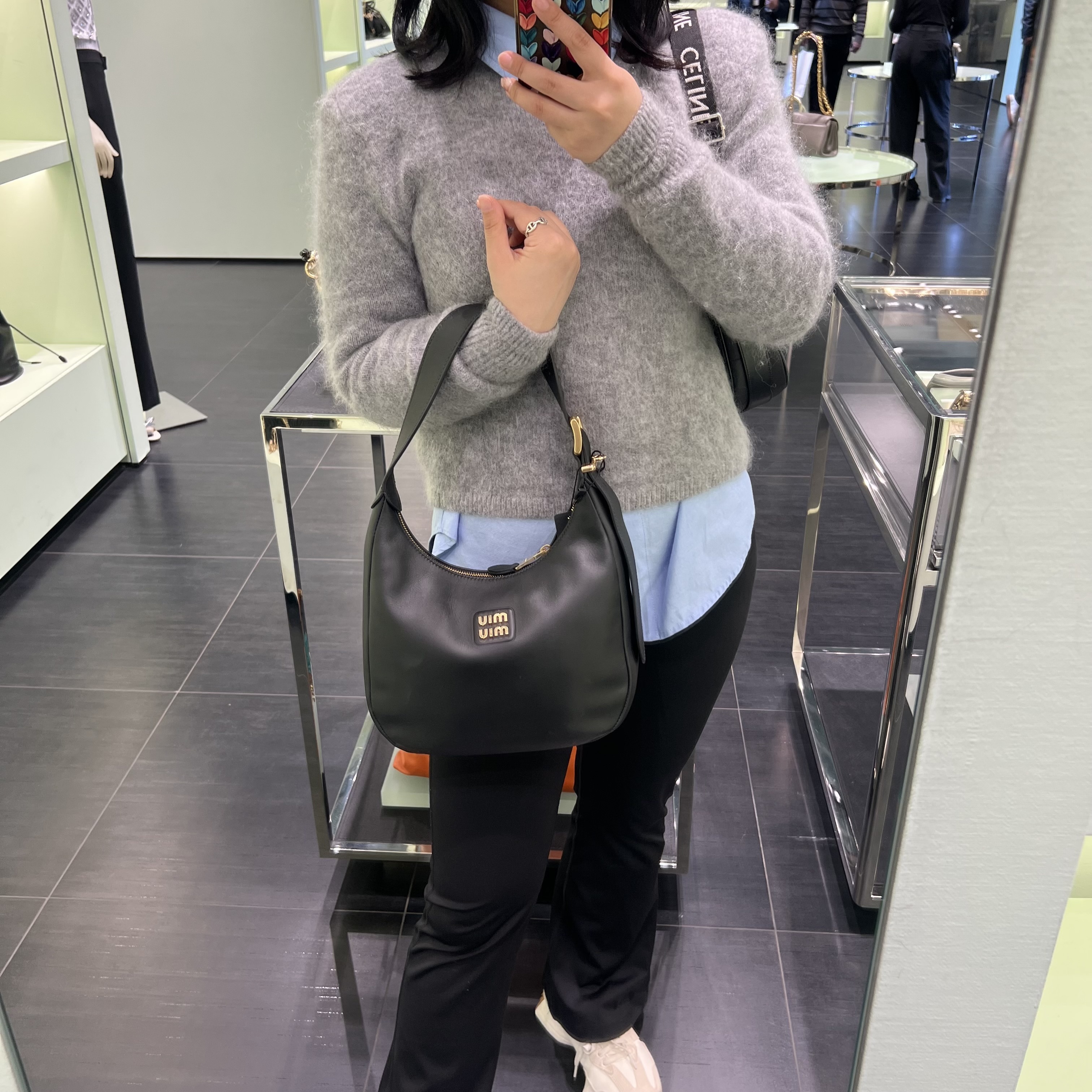 【MIUMIU】セール！ホーボーバッグ レザー 大人バッグ