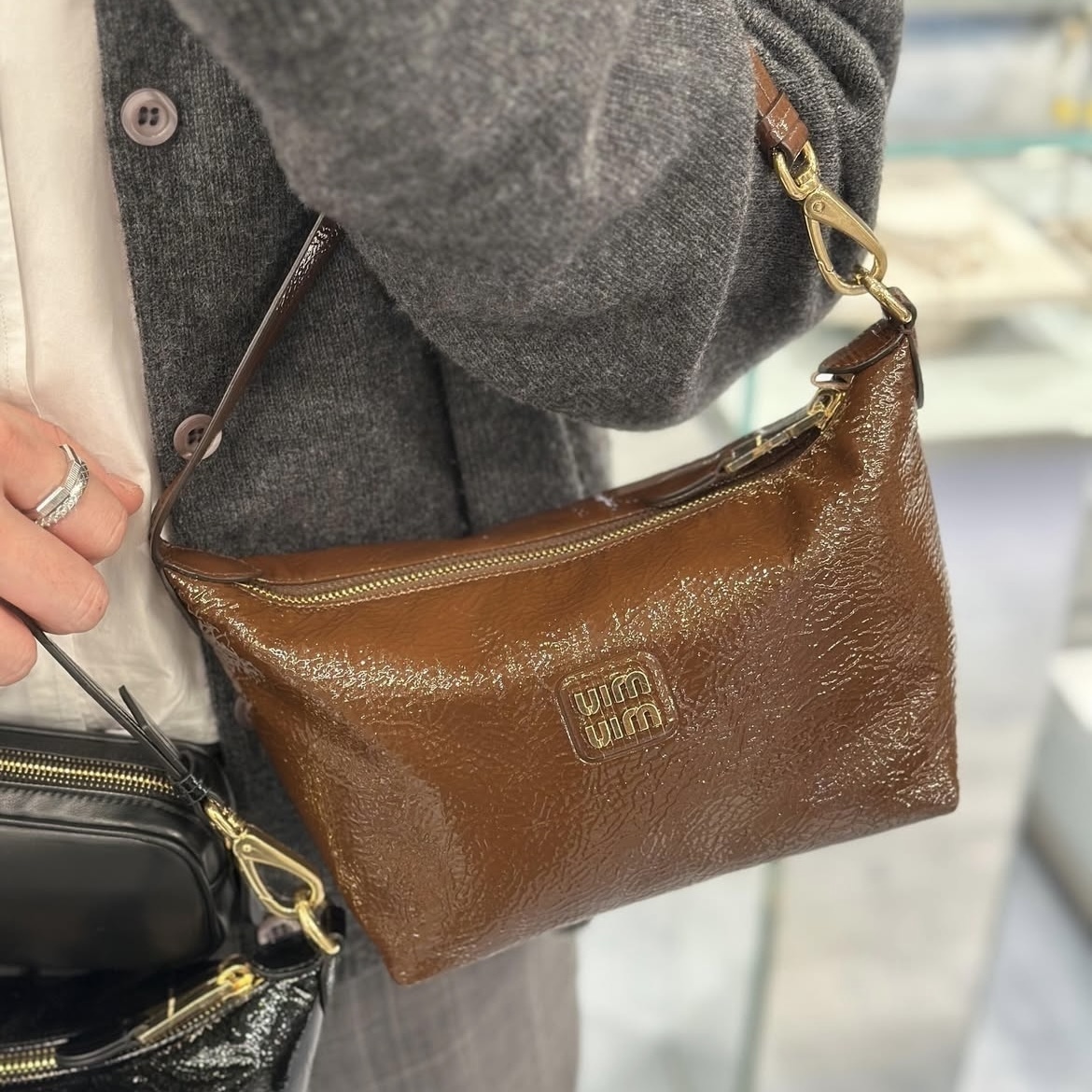 【2WAY】ミュウミュウ ポーチ ショルダーバッグ パテントレザー