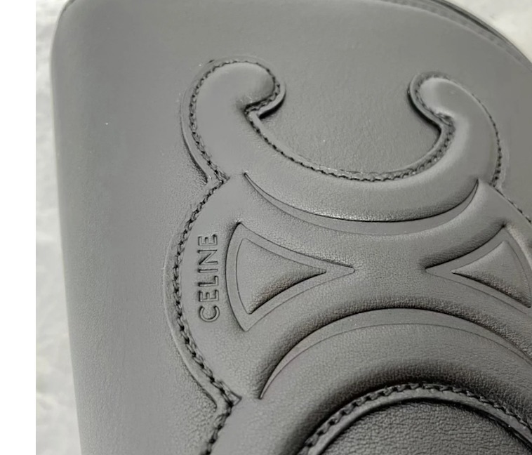 【VIPセール】CELINE トリオンフ FOLCOミニバッグ 上品な逸品