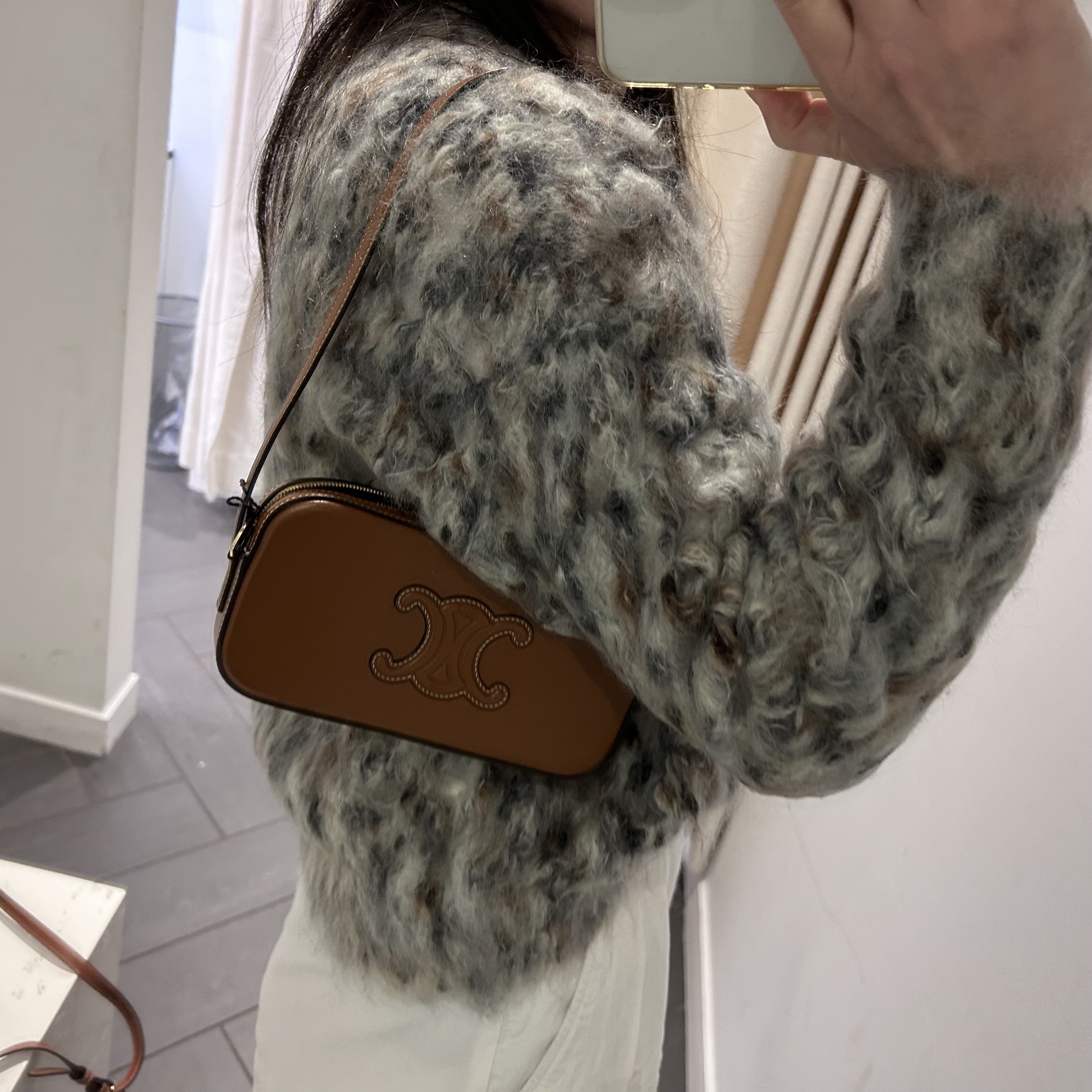 【VIPセール】CELINE（セリーヌ）トリオンフキュイルショルダ