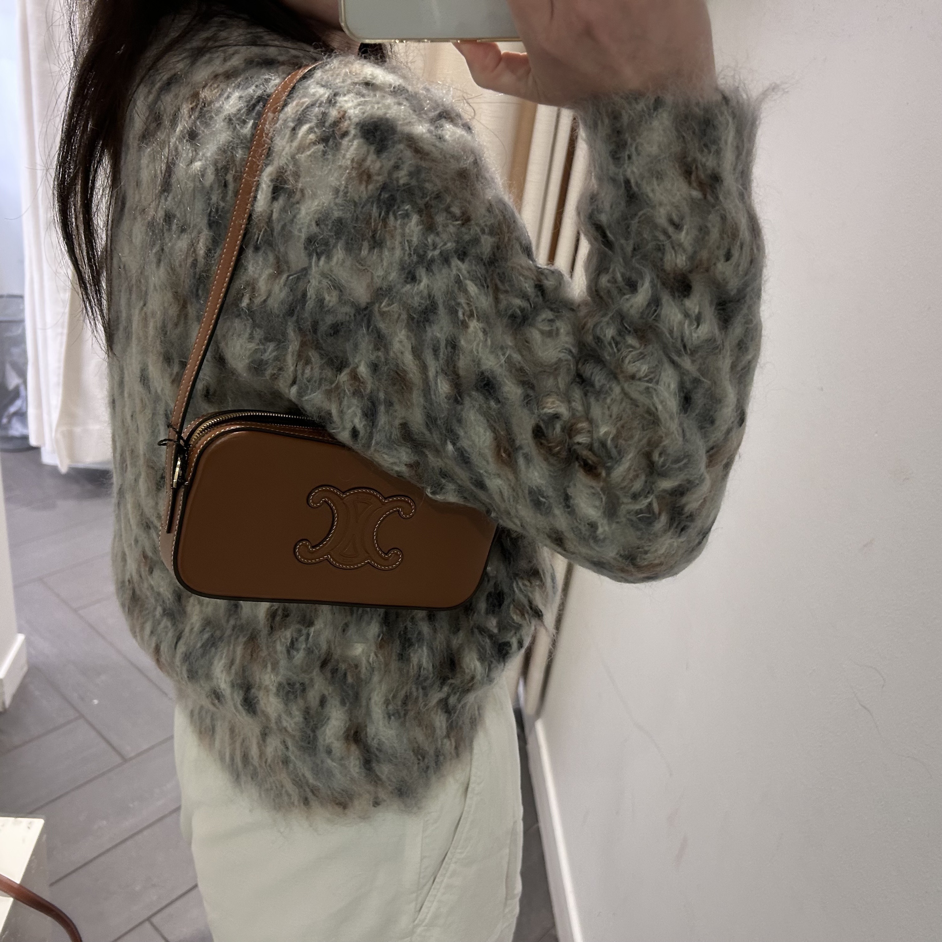 【VIPセール】CELINE（セリーヌ）トリオンフキュイルショルダ