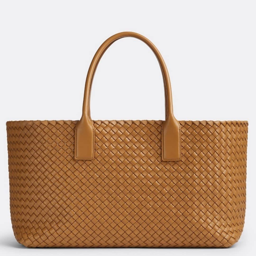 【BOTTEGA VENETA】堀田真由さん着用！憧れブランドで発見！ミディアムトートバッグ