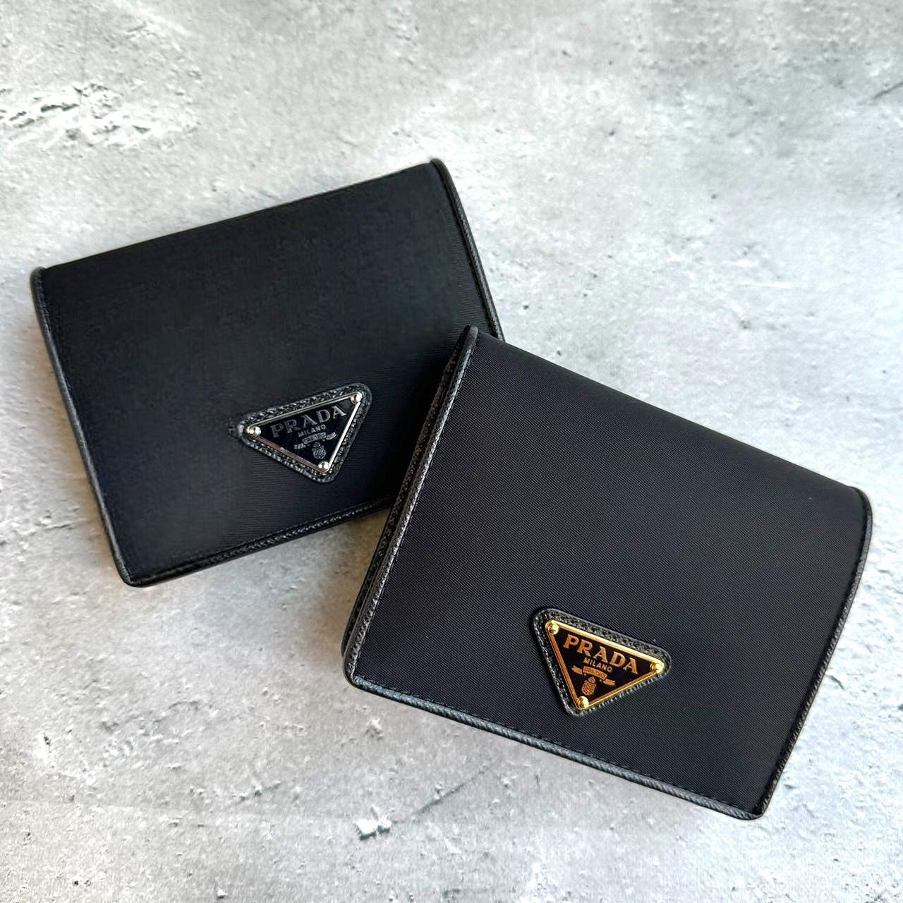 PRADA ナイロンxサファイアーノ 二折り財布 トライアングルロゴ