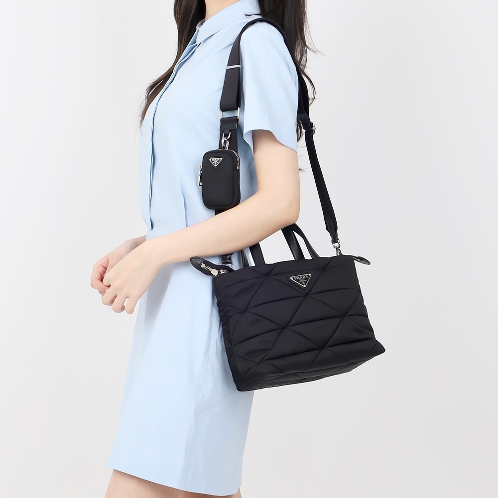 PRADA Re-Nylon ミディアム パデッドトートバッグ
