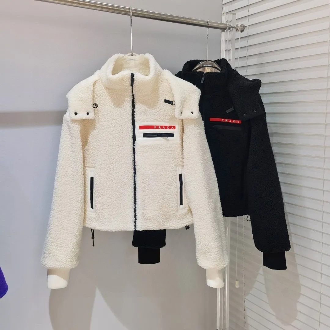 PRADA 高品質ラムウールのダウンジャケット セーター