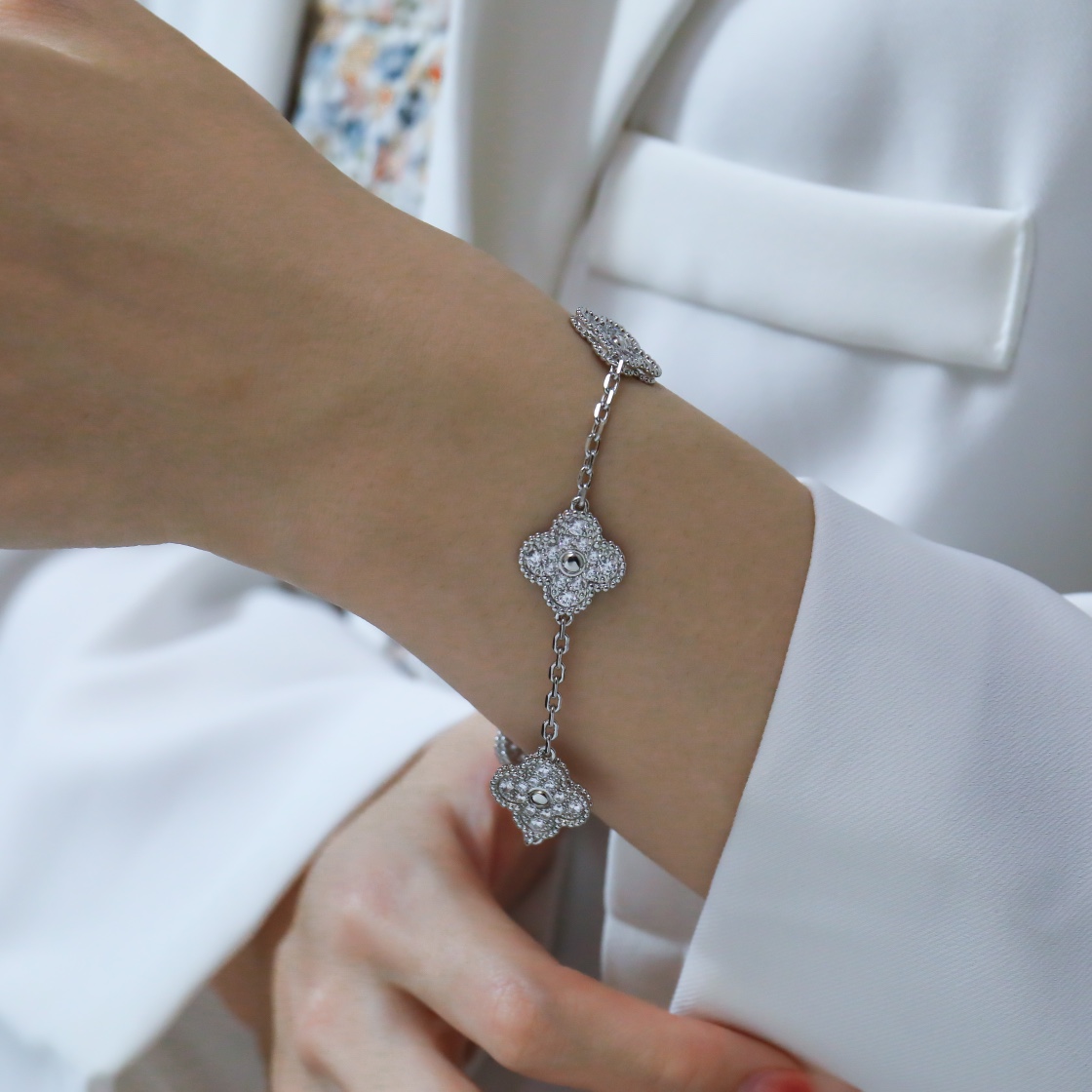 【国内発送/直営店】ブレスレット ヴァンクリーフ＆アーペル（Van Cleef & Arpels）