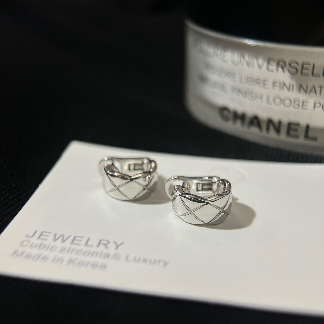 【国内発送/直営店】CHANELシャネル  韓国 ゴールド アクセサリー ココクラッシュ ピアス