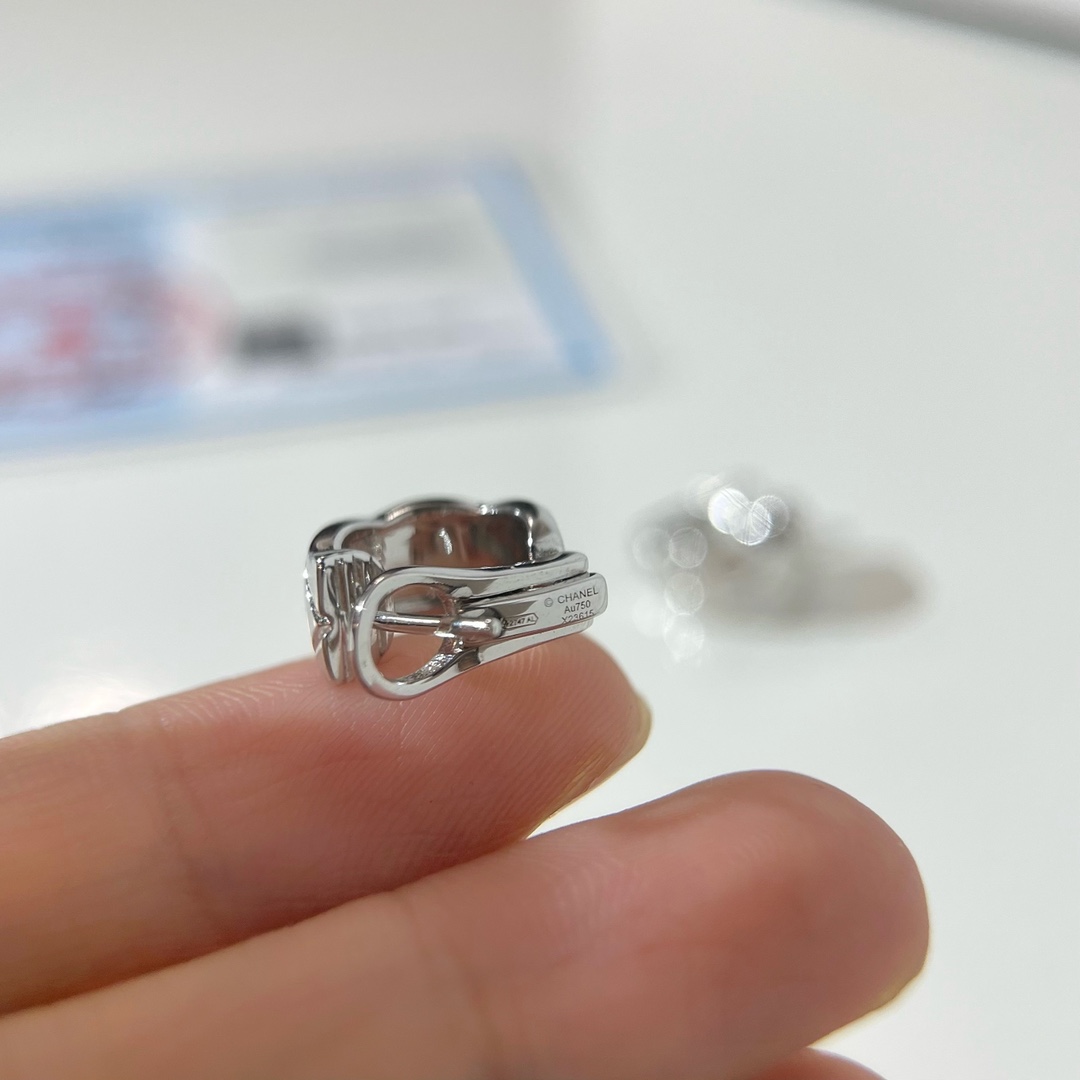 【国内発送/直営店】CHANELシャネル  韓国 ゴールド アクセサリー ココクラッシュ ピアス