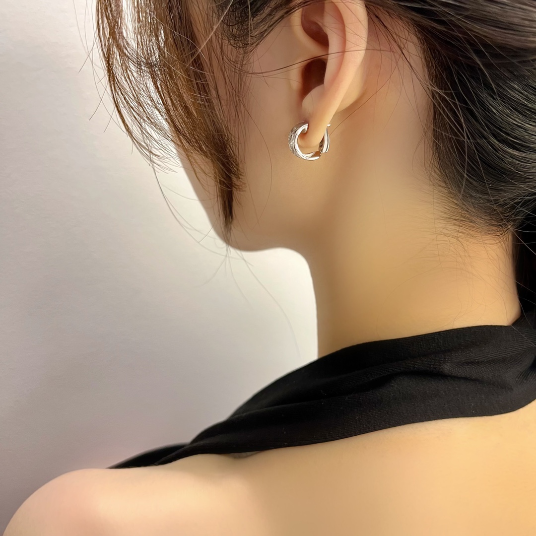 【国内発送/直営店】CHANELシャネル  韓国 ゴールド アクセサリー ココクラッシュ ピアス