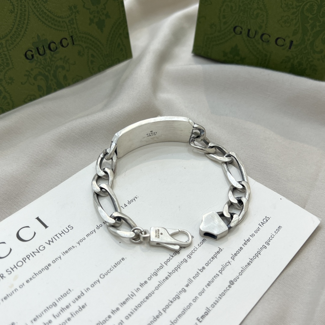 【国内発送/直営店】GUCCI グッチ GG＆ビー（ハチ） エングレービング ブレスレット