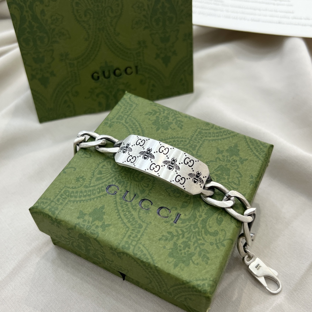 【国内発送/直営店】GUCCI グッチ GG＆ビー（ハチ） エングレービング ブレスレット