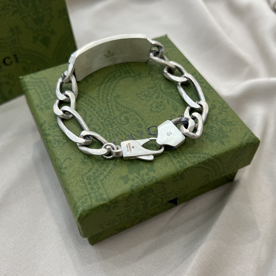 【国内発送/直営店】GUCCI グッチ GG＆ビー（ハチ） エングレービング ブレスレット