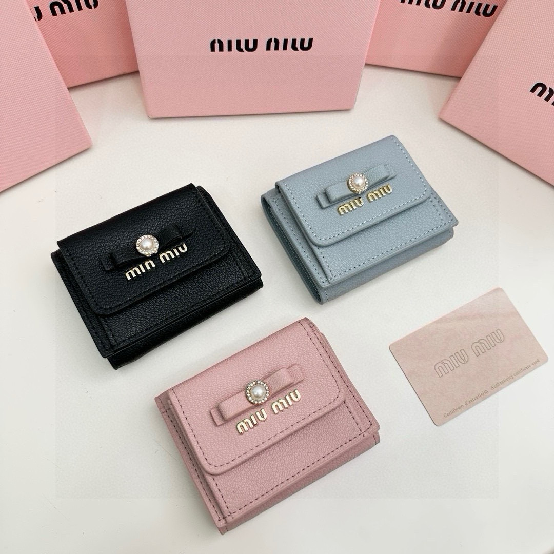 MIU MIU レディース 三つ折り財布